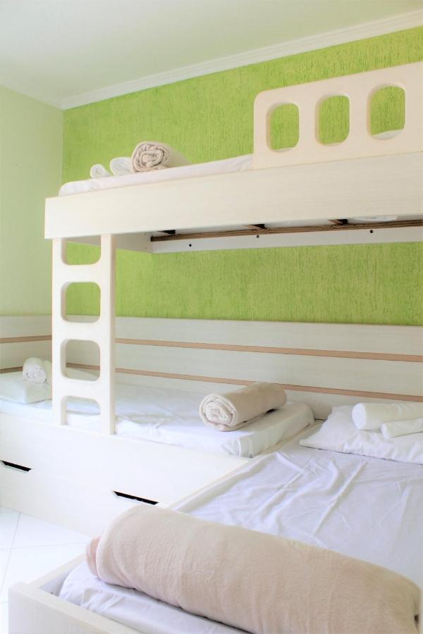Apartamento Inteiro 3 Quartos No Condominio Solar Das Bromelias 봄비나스 외부 사진